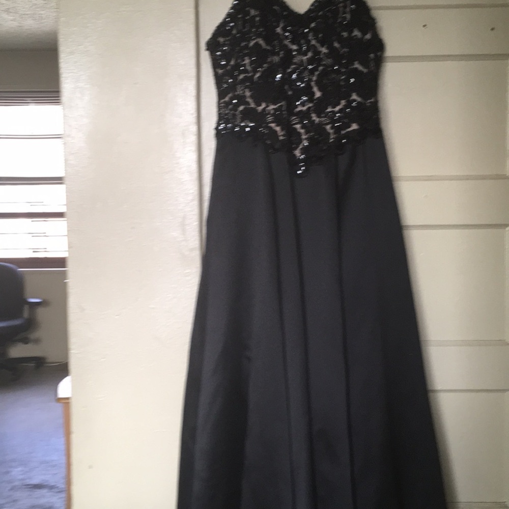Black prom dress